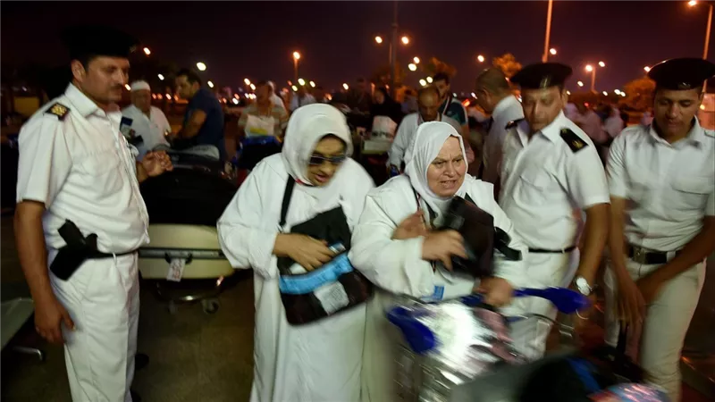 العمرة في قبضة الرقابة.. فحص بيانات المعتمرين وملاحقة المخالفين بالمطارات