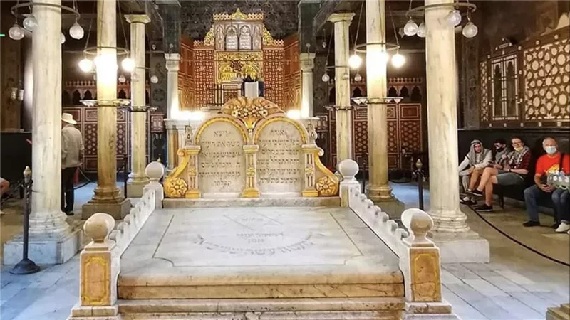 جنيزة بن عزرا.. أوراق صغيرة كشفت أسرار مدينة كاملة  