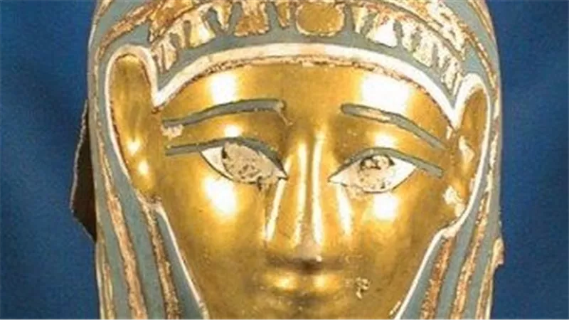 وجه من ذهب.. قناع مومياء بطلمي يكشف كيف تخيل المصري القديم الخلود