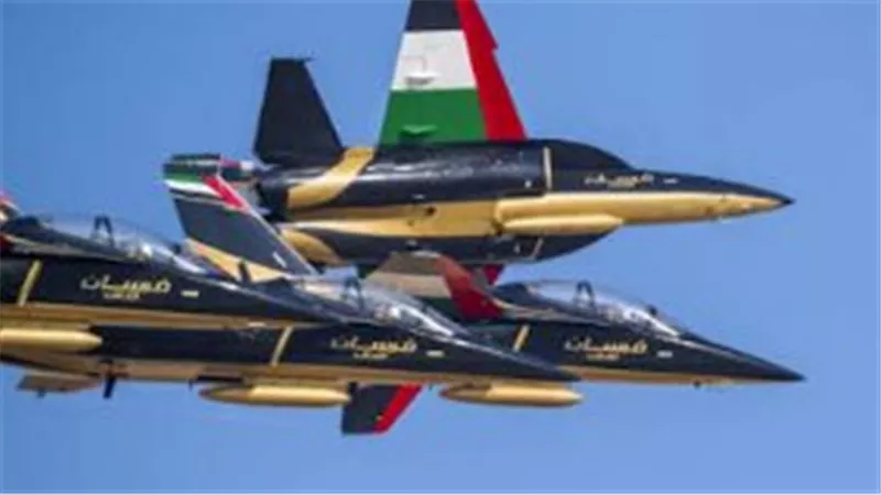 فرسان الإمارات يحلقون بطائرات L-15 في سماء العلمين