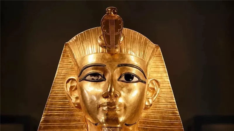قناع بسوسنس الأول.. تقنيات مذهلة استخدمها المصري القديم لصناعة القناع