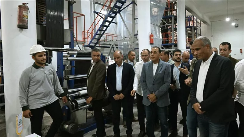 من بلطيم.. مدبولي يؤكد أهمية تعميق التصنيع المحلي ودعم الصناعة الوطنية
