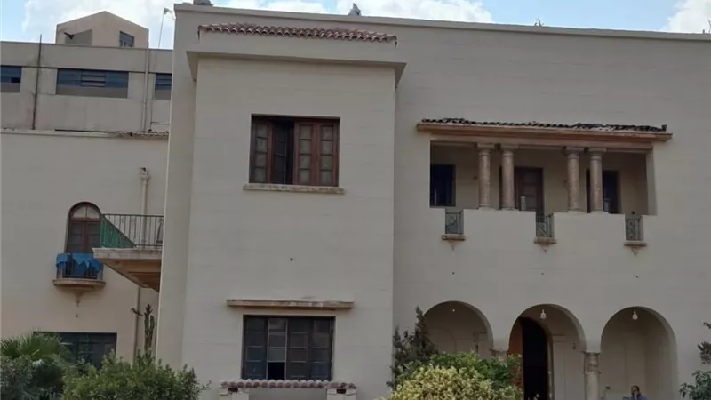 لمسات أخيرة.. «فيلا طلعت حرب» بالمحلة تستعيد بريقها التاريخي