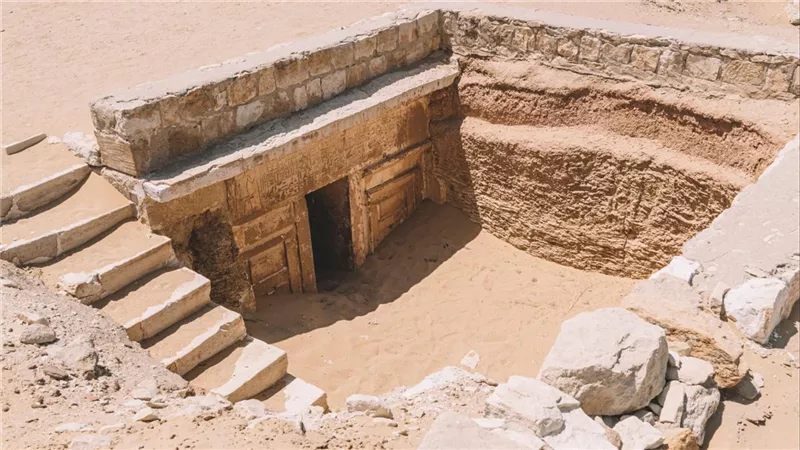 كيف يقرأ علماء الآثار المقبرة؟ 7 عناصر تكشف تاريخها