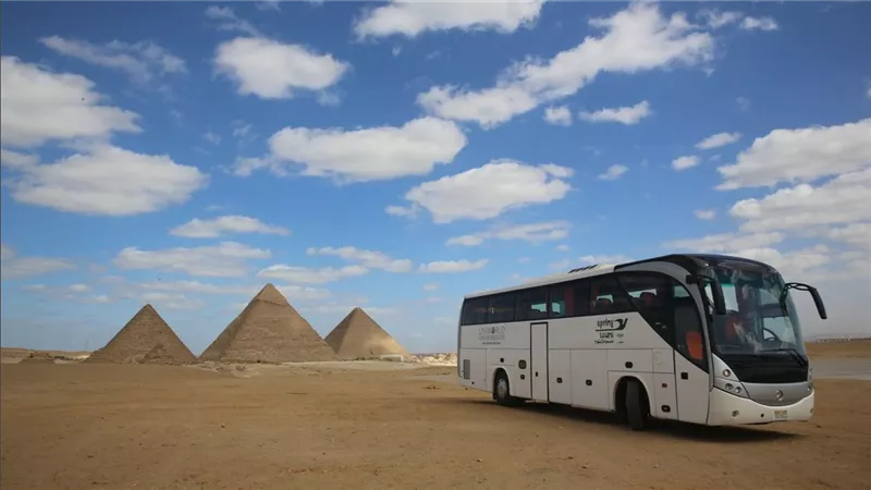 أين الأتوبيس السياحي الآن؟.. تكنولوجيا جديدة لتعزيز الرقابة على رحلات السائحين