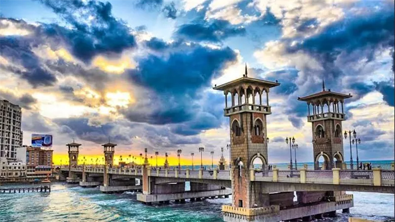 في اليوم العالمي للسياحة.. محافظ الإسكندرية: السياحة جسر للتقارب بين الشعوب
