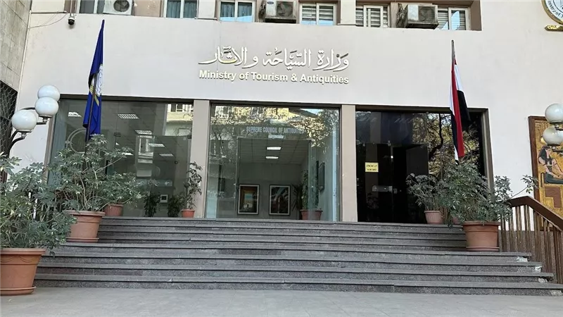 بين اللجان والمراجعات.. من يملك الكلمة الأخيرة في لائحة العاملين بالآثار؟