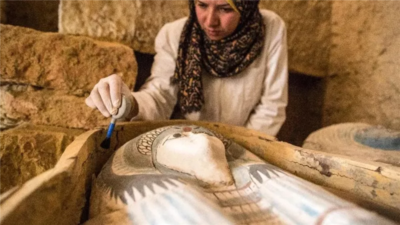 العاملون بالمواقع الأثرية.. هل تتناسب طبيعة العمل مع الحوافز؟