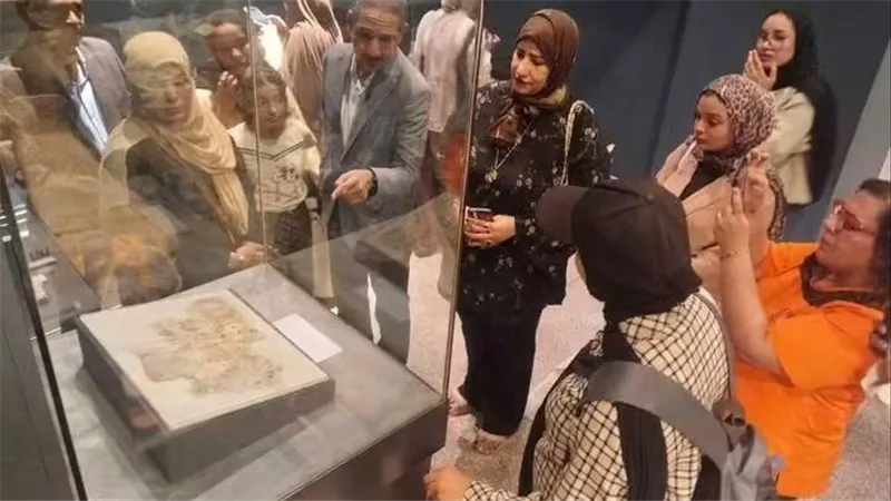 رحلة في عالم الرموز.. معرض أثري بمتحف الأقصر احتفالًا بذكرى فك رموز حجر رشيد