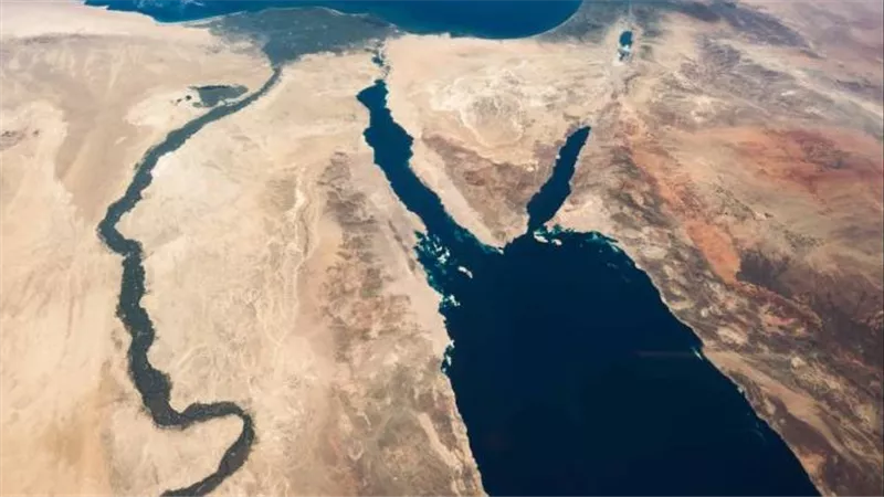 975 مشروعا و638 مليار جنيه.. كيف تغيرت سيناء بعد 2014؟