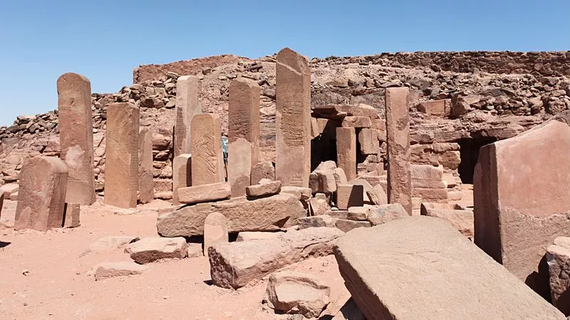 سرابيط الخادم.. معبد «سيدة الفيروز» يكشف أسرار التعدين في مصر القديمة