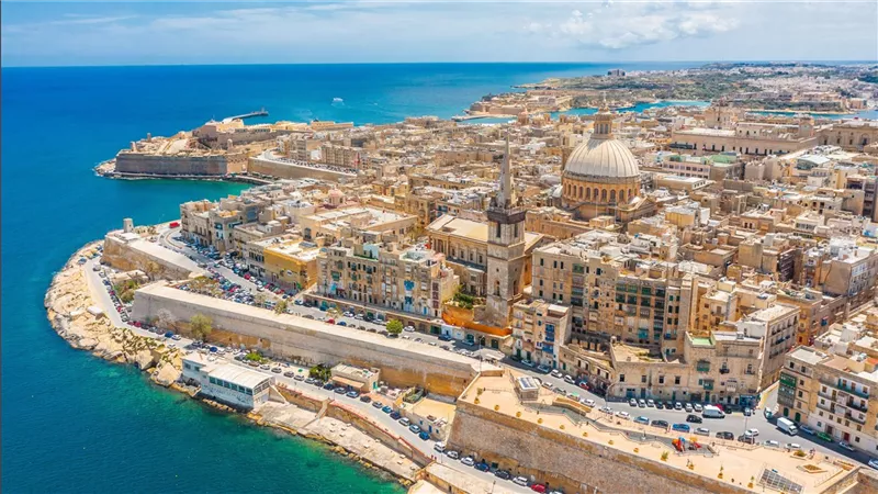 مصر ومالطا تفتحان مسارات جديدة للسياحة.. من الرحلات المباشرة إلى رحلات الكروز