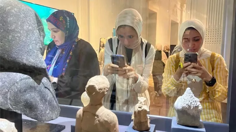 كيف قدم المصري القديم الطعام للموتى؟.. حكاية لوحة جنائزية نادرة بالإسكندرية