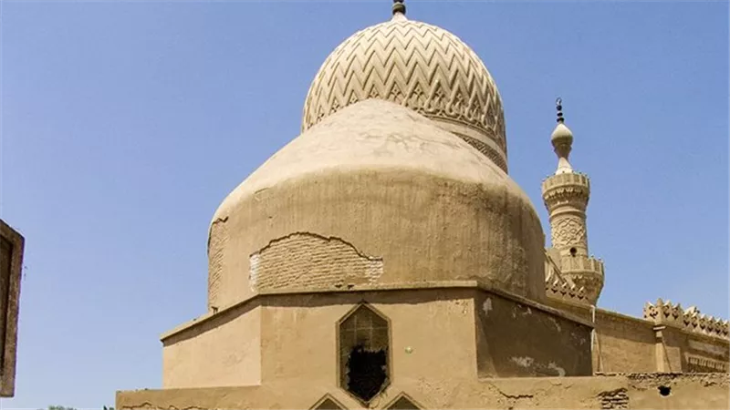 «من جديد.. القبة تروي حكايتها».. أعمال ترميم تعيد إحياء قبة الخلفاء العباسيين