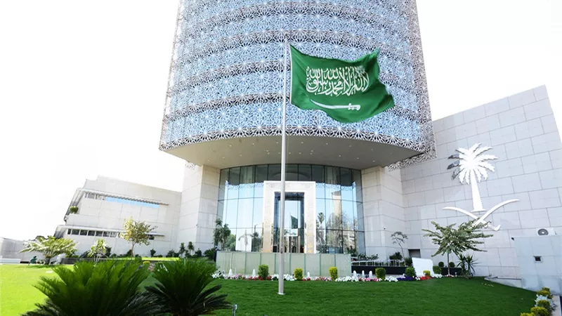 السفارة السعودية بالكويت توفر حافلات لنقل المواطنين إلى الرياض غدا