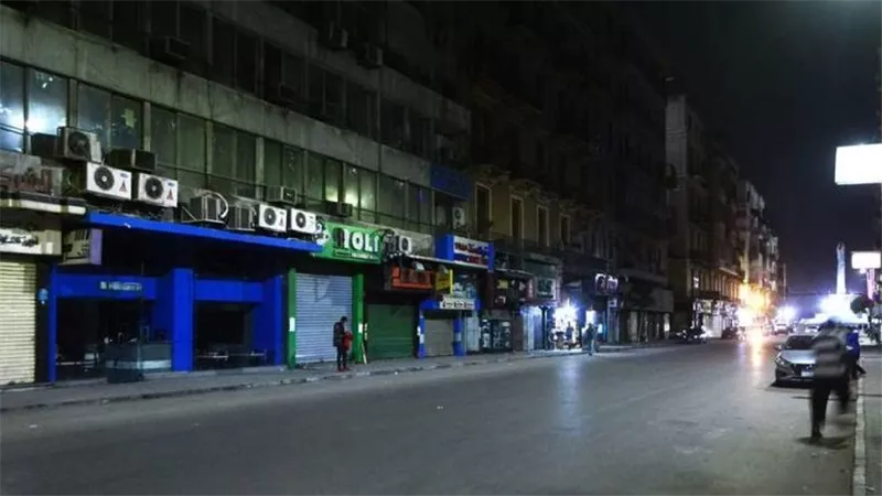 المحلات والكافيهات