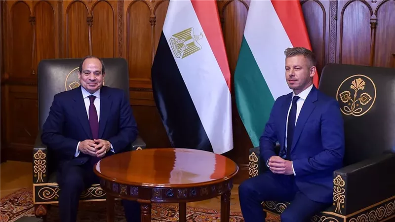الرئيس السيسي يعلن تحركات جديدة لتعزيز التعاون الاقتصادي والاستثماري بين مصر والمجر